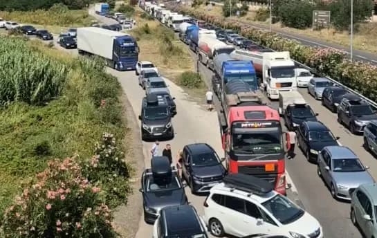 Drama na Evzoniju! Temperatura u kolima 50°C, a koloni se ne vidi kraj: Najveće gužve do sada?