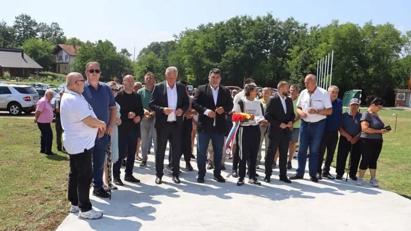 Parastos u Piperima FOTO