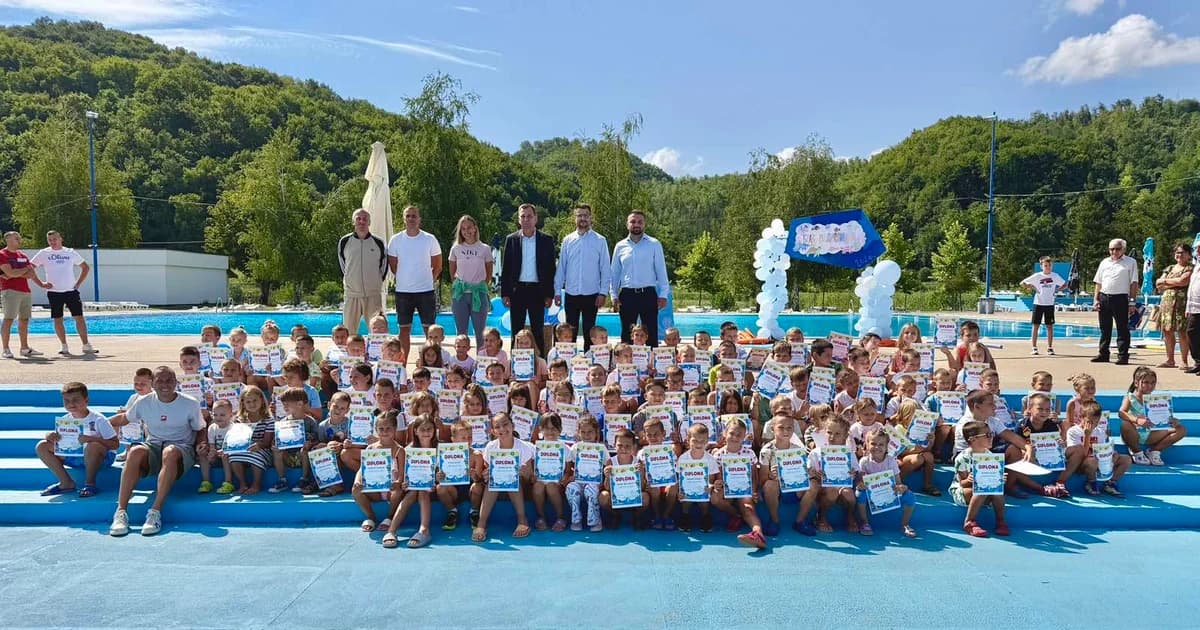 dodijeljene diplome za 120 polaznika besplatne škole plivanja u ugljeviku
