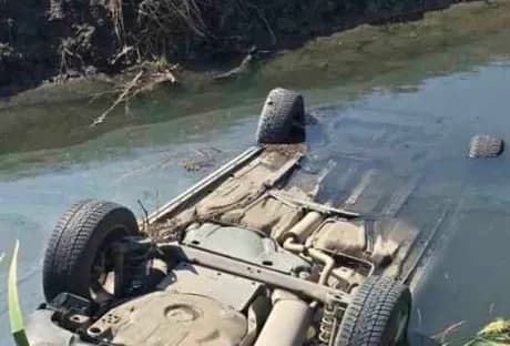 Velika tragedija: Troje mladih ostalo zarobljeno u "golfu" i udavili se u svega metar i po vode