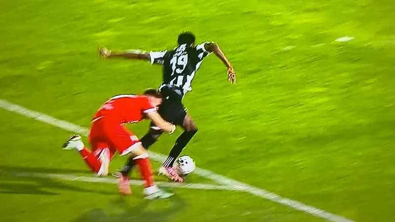 Partizan ulaže žalbu na crveni karton Dembe Seka: Tvrde da nije bilo elemenata za isključenje