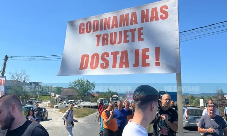 Magistralni put Banjaluka - Prijedor blokiran zbog deponije