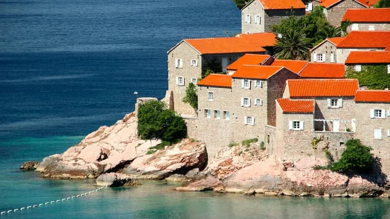 Zabranjeno kupanje na više crnogorskih plaža: Loš kvalitet vode!