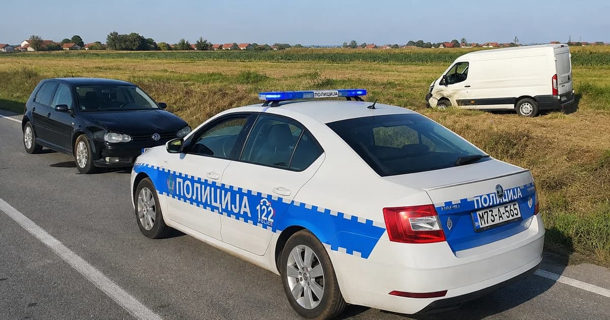 udes kod bijeljine: vozilo nakon sudara završilo u njivi