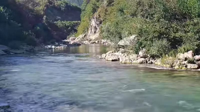 vlasnik rafting kluba tvrdi: krv iz klaonice teče neretvom