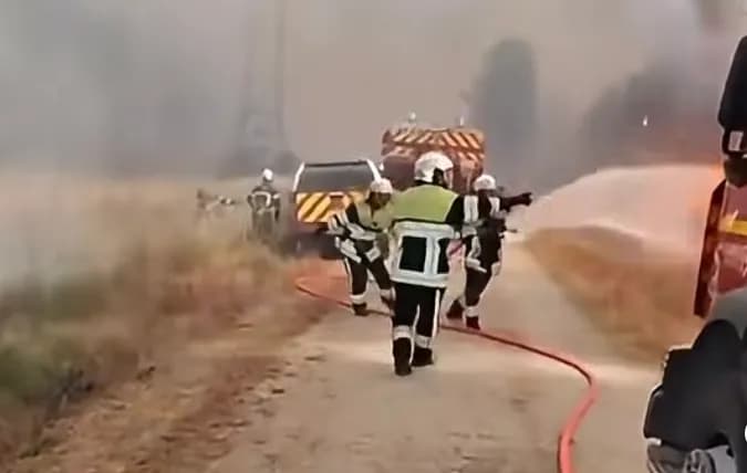 iz evropske unije stigli su helikopteri i kopnene ekipe za gašenje požara