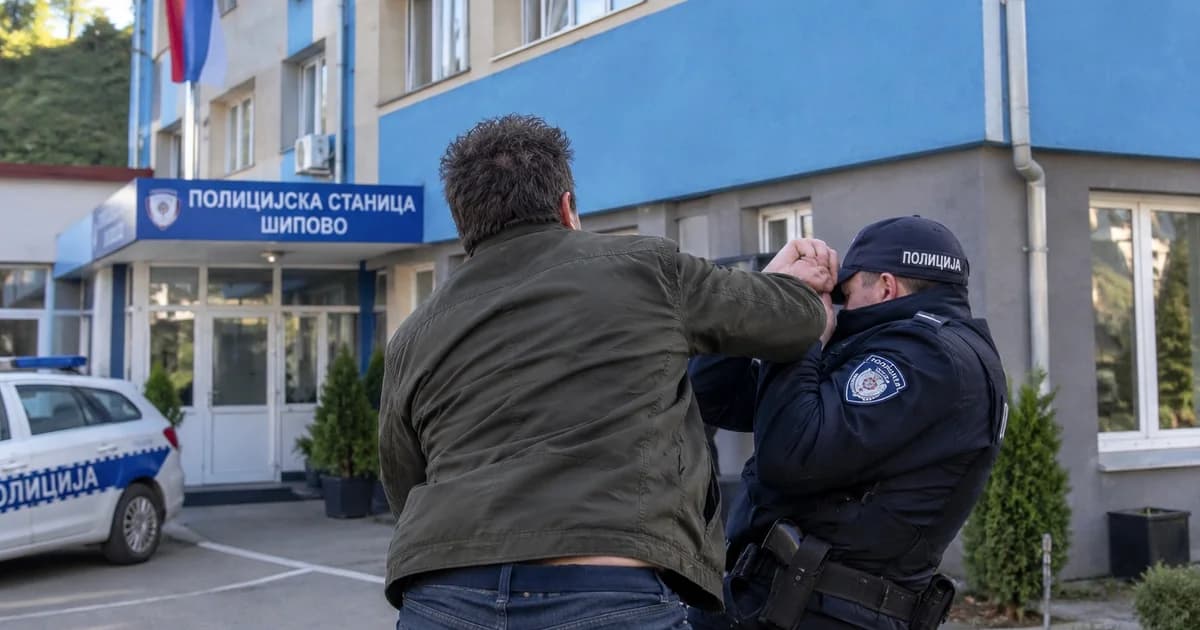 u šipovu napadnut policajac u stanici